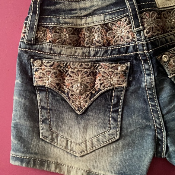 Miss me low rise short sz 24 nwot took them off before I tried on - Picture 6 of 6